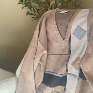 Gabicci V-Neck Sweater in Neutral Tones